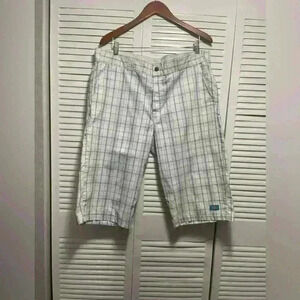 Dickie’s Men 3/4 Length White with Blue Lines Size 38